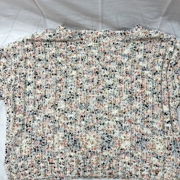 Moon and Madison pull over Sweater size Medium - Picture 5 of 10